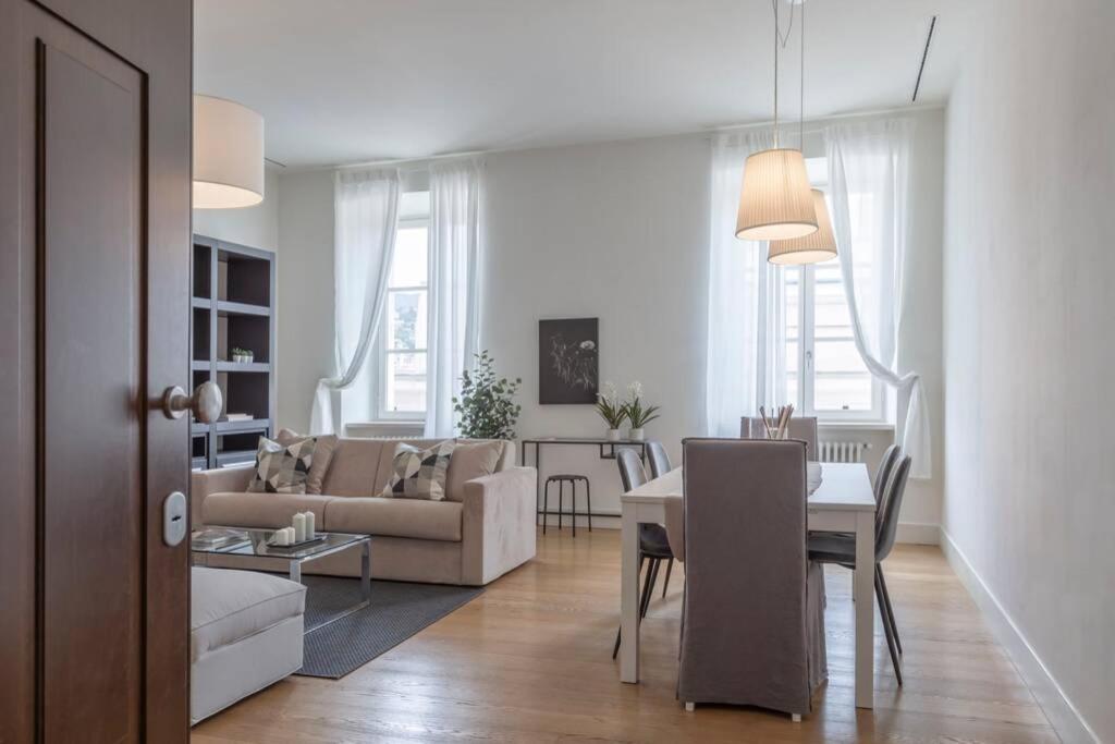 Palazzo Tergesteo Tirabora Suite Apartments Trieste Eksteriør bilde