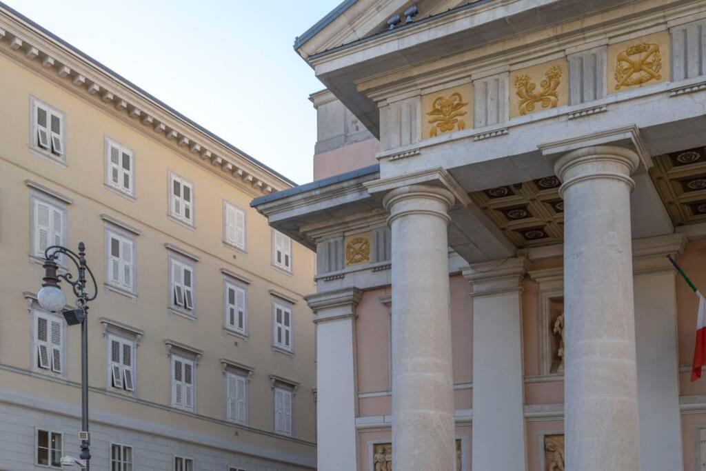 Palazzo Tergesteo Tirabora Suite Apartments Trieste Eksteriør bilde